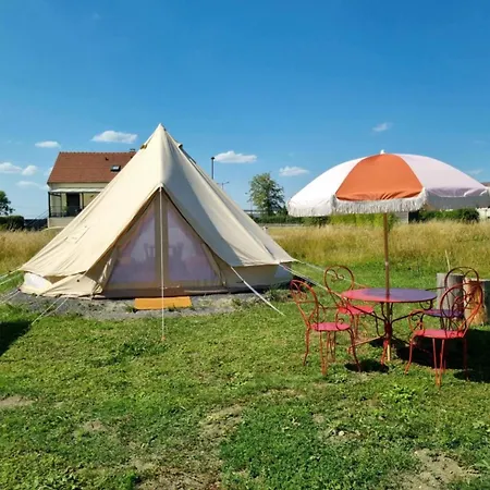 Tente Confortable Pour 4 Personnes Роскошный шатер Auboncourt-Vauzelles